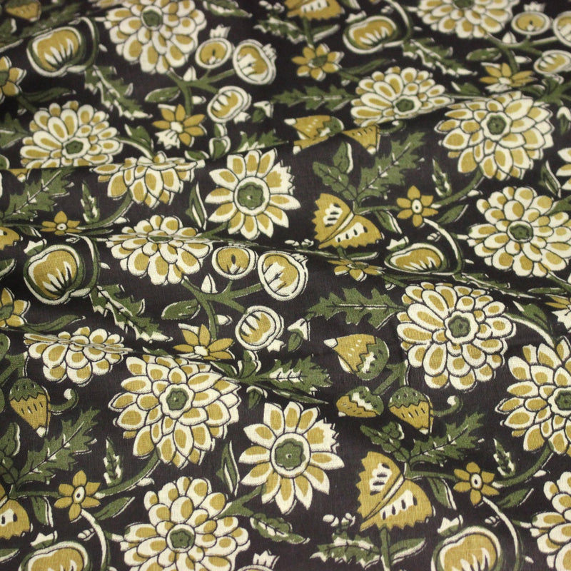 Tissu coton fin imprimé INDIENNES noir aux fleurs indiennes jaunes écrues et vertes - TissusPapi.com