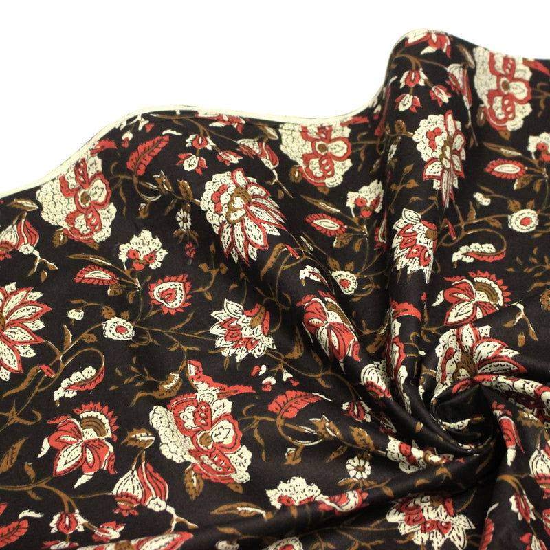 Tissu coton fin imprimé INDIENNES noir aux fleurs indiennes ocres, rouges et écrues - TissusPapi.com