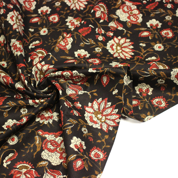Tissu coton fin imprimé INDIENNES noir aux fleurs indiennes ocres, rouges et écrues