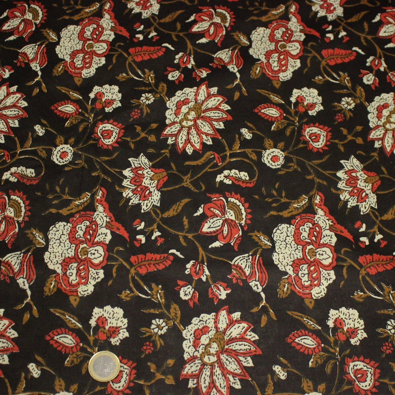 Tissu coton fin imprimé INDIENNES noir aux fleurs indiennes ocres, rouges et écrues - TissusPapi.com