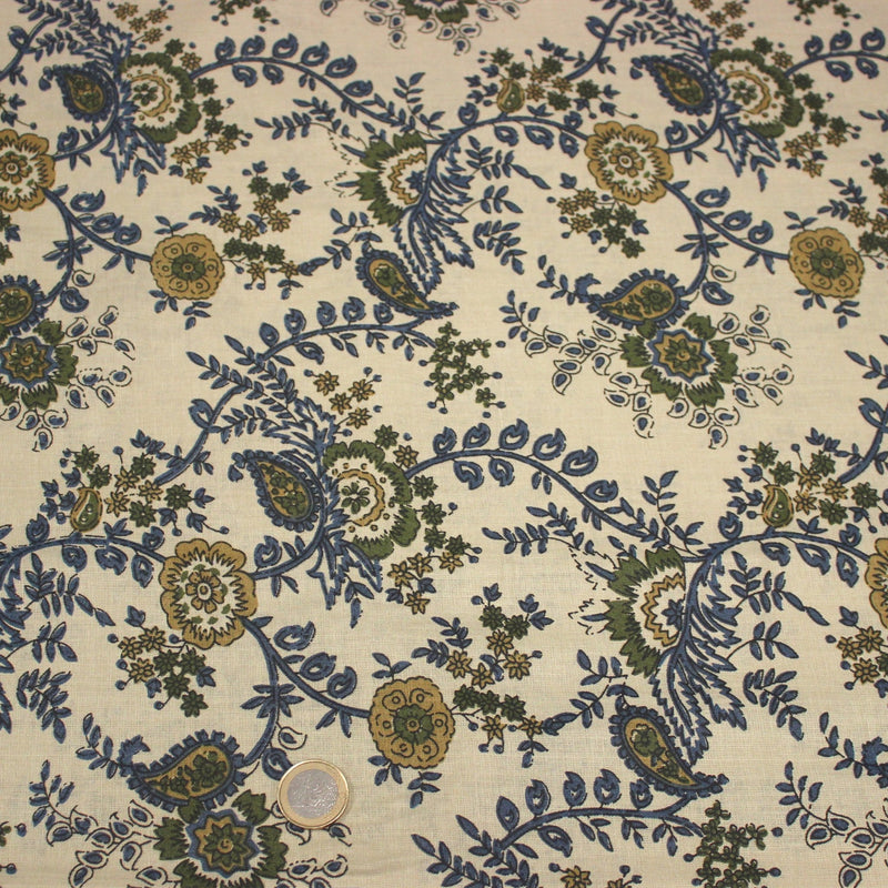 Tissu coton fin imprimé INDIENNES écru aux fleurs indiennes bleues, vertes, jaunes - TissusPapi.com