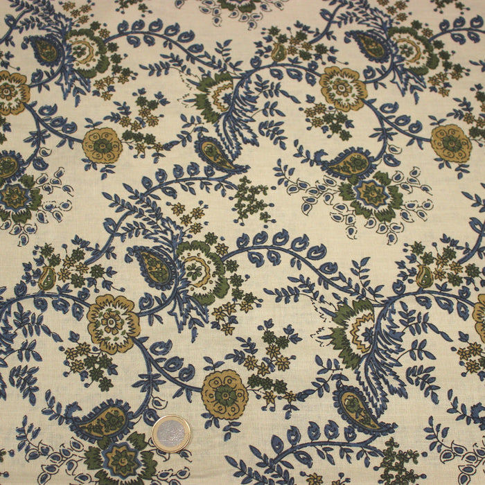 Tissu coton fin imprimé INDIENNES écru aux fleurs indiennes bleues, vertes, jaunes