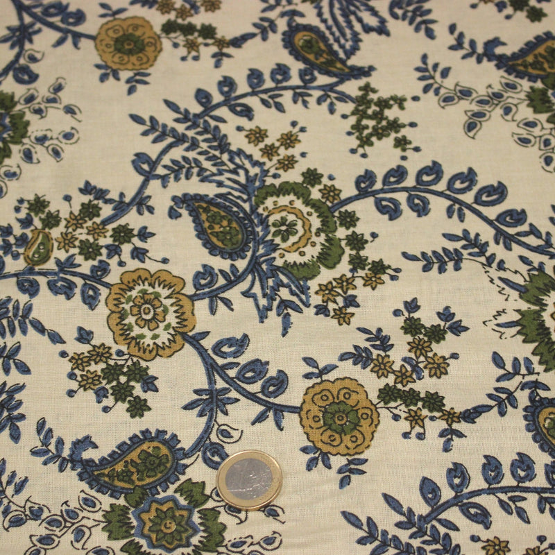 Tissu coton fin imprimé INDIENNES écru aux fleurs indiennes bleues, vertes, jaunes - TissusPapi.com
