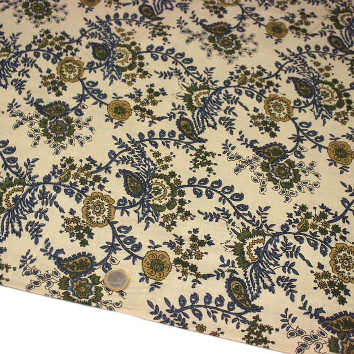 Tissu coton fin imprimé INDIENNES écru aux fleurs indiennes bleues, vertes, jaunes