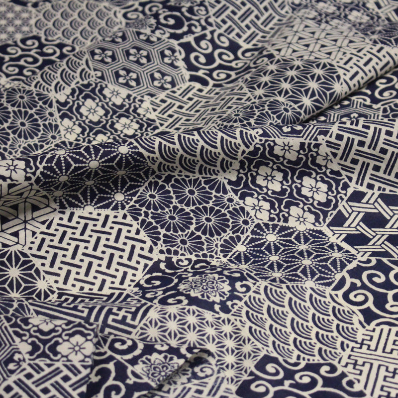 Tissu coton fin, Motifs japonais Asanoha, Seigaiha et Kikkō écru & indigo - STANDARD 100 OEKO - TEX - TissusPapi.com