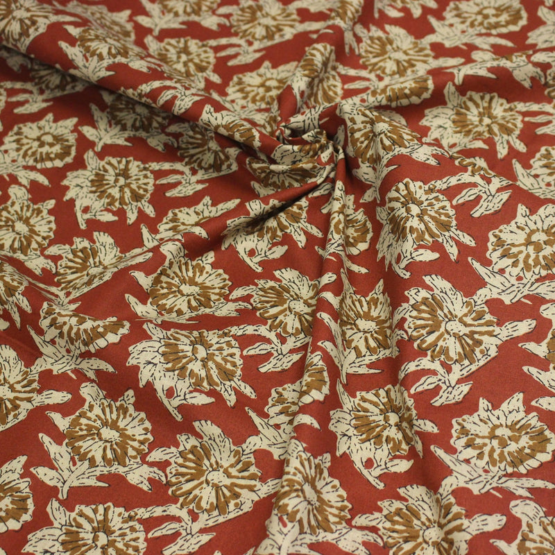 Tissu coton fin imprimé INDIENNES rouge rouille aux fleurs écrues et ocres - TissusPapi.com