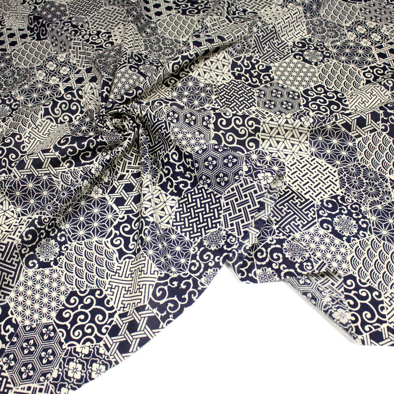 Tissu coton fin, Motifs japonais Asanoha, Seigaiha et Kikkō écru & indigo - STANDARD 100 OEKO - TEX - TissusPapi.com