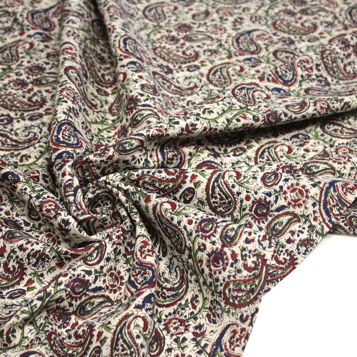 Tissu coton fin imprimé INDIENNES, écru motif cachemire bleu rouge vert – STANDARD 100 OEKO - TEX - TissusPapi.com