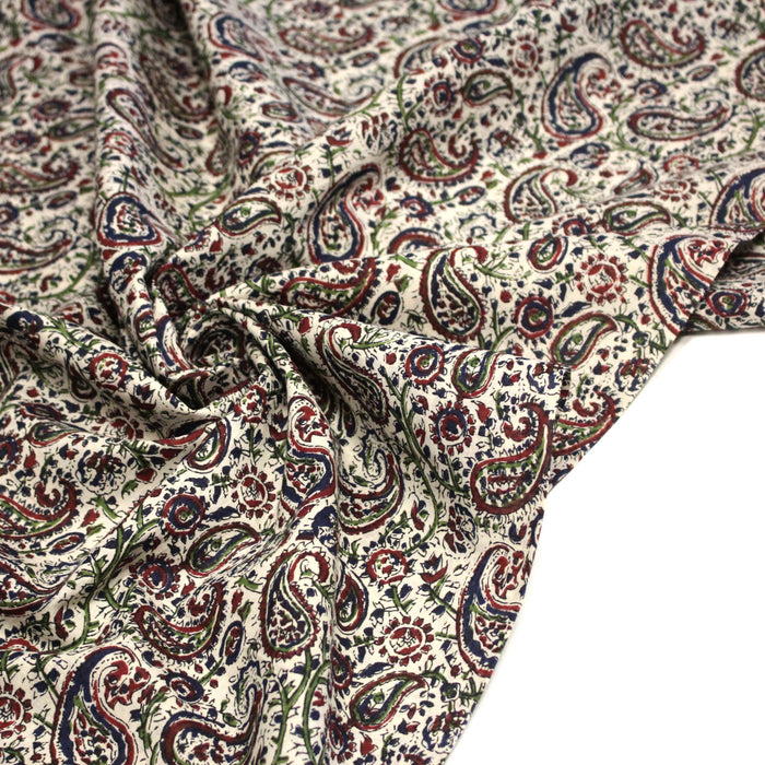 Tissu coton fin imprimé INDIENNES, écru motif cachemire bleu rouge vert – STANDARD 100 OEKO - TEX - TissusPapi.com