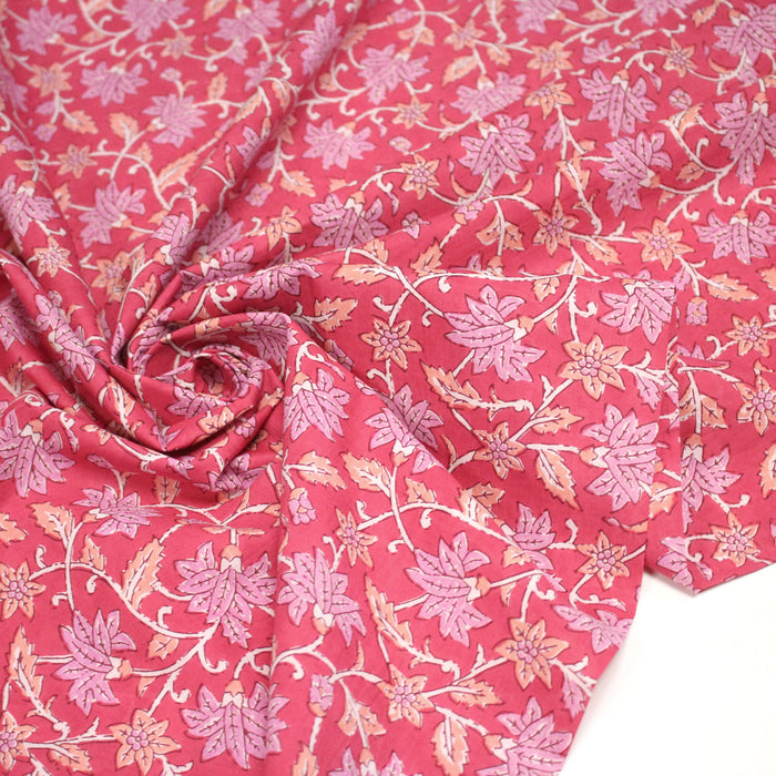 Tissu coton fin imprimé INDIENNES, fuchsia aux fleurs roses et orange corail – STANDARD 100 OEKO-TEX