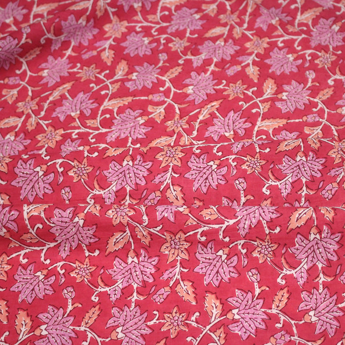 Tissu coton fin imprimé INDIENNES, fuchsia aux fleurs roses et orange corail – STANDARD 100 OEKO-TEX