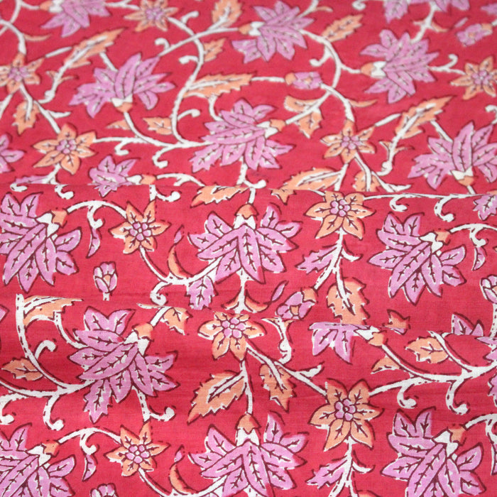 Tissu coton fin imprimé INDIENNES, fuchsia aux fleurs roses et orange corail – STANDARD 100 OEKO-TEX