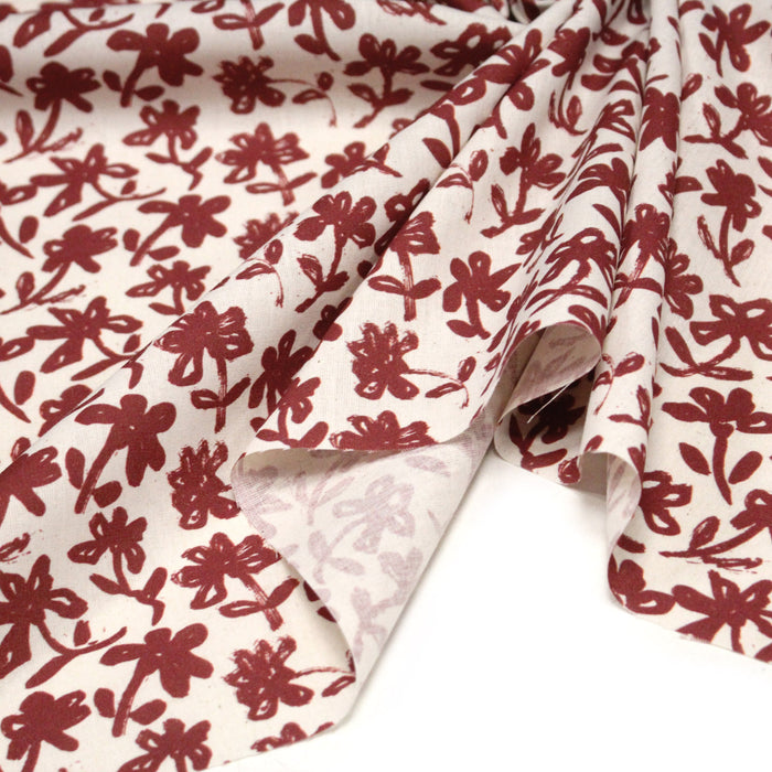 Tissu cotonnade motif japonais HANA - E, aux fleurs dessinées rouges, fond écru - TissusPapi.com