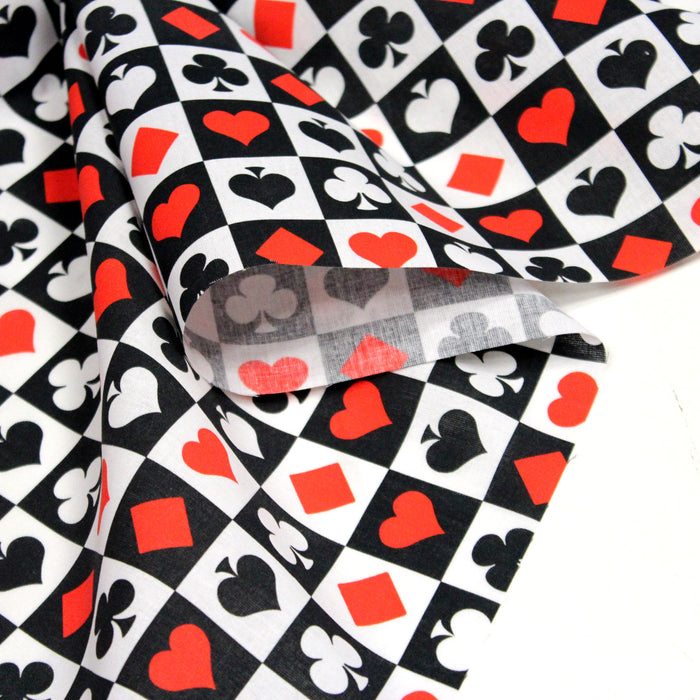Tissu de coton damier noir et blanc, aux coeurs, carreaux, pics, trèfles, rouges et noirs - COLLECTION CASINO