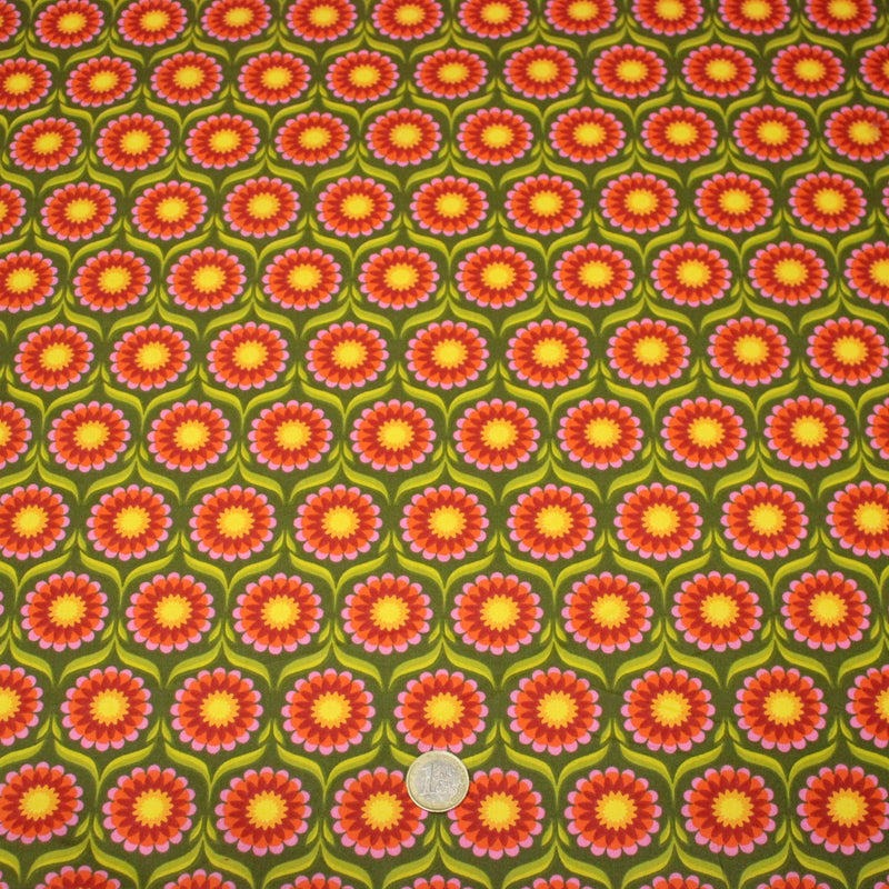 Tissu cotonnade aux fleurs SEVENTIES roses jaunes et rouges, fond kaki - OEKO-TEX STANDARD 100 - TissusPapi.com