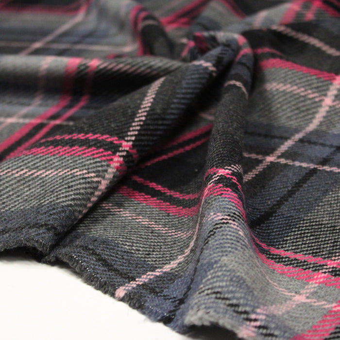 Tissu lainage tartan CLYDE à carreaux noirs, gris, blancs & rose fuchsia