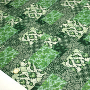 Tissu coton fin imprimé INDIENNES, patchwork vert de motifs floraux et arabesques- STANDARD 100 OEKO-TEX - TissusPapi.com