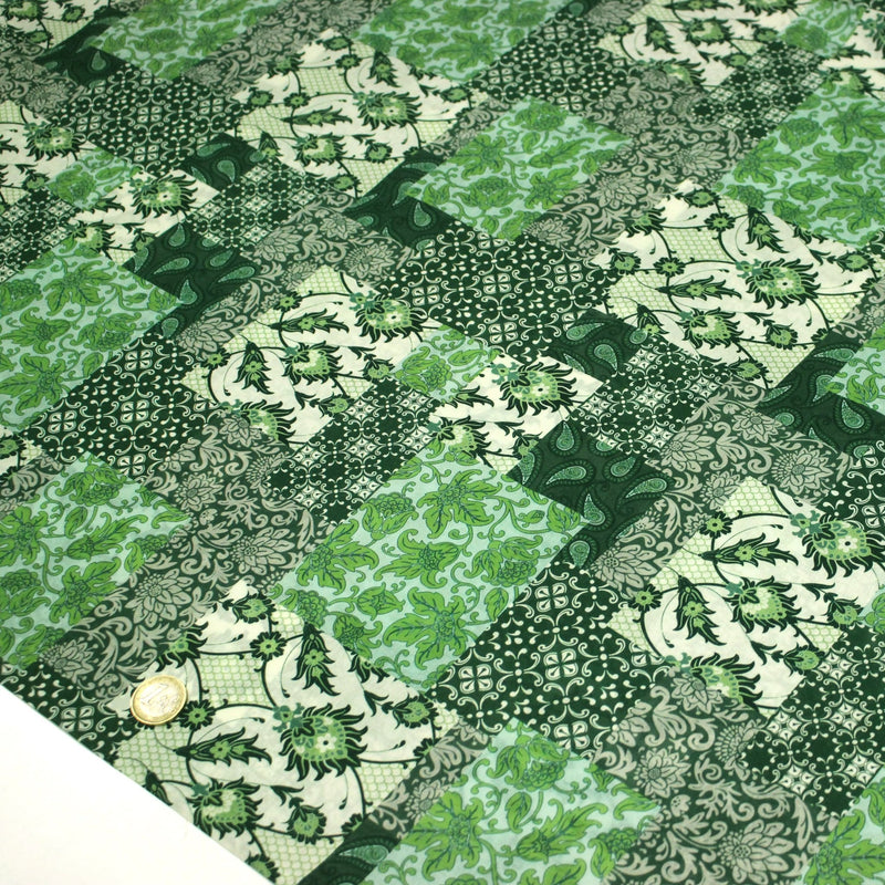 Tissu coton fin imprimé INDIENNES, patchwork vert de motifs floraux et arabesques- STANDARD 100 OEKO-TEX - TissusPapi.com