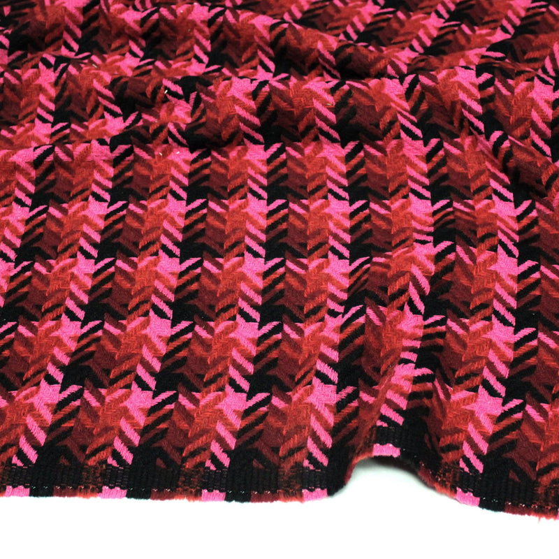 Tissu lainage grand motif pied de coq aux tons roses & noirs - Fabrication italienne - TissusPapi.com