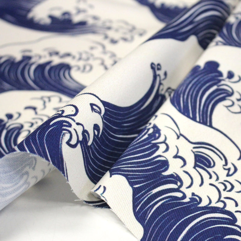 Tissu gabardine coton imprimée HOKUSAI Vagues japonaises bleues & blanc cassé - OEKO - TEX - TissusPapi.com