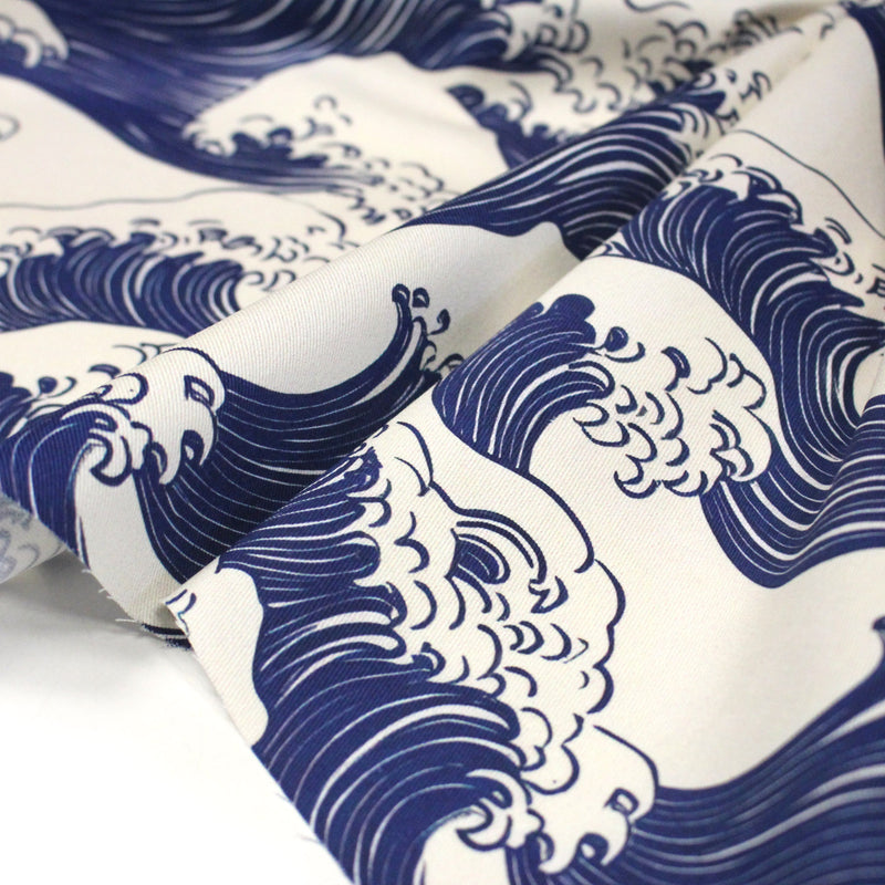 Tissu gabardine coton imprimée HOKUSAI Vagues japonaises bleues & blanc cassé - OEKO - TEX - TissusPapi.com