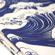 Tissu gabardine coton imprimée HOKUSAI Vagues japonaises bleues & blanc cassé - OEKO - TEX - TissusPapi.com