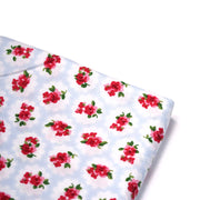 Tissu popeline SHOREDITCH, motif britannique fleuri rose, fond bleu ciel & blanc - TissusPapi.com