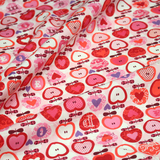 Tissu cotonnade POMME D'AMOUR, coeurs roses et pommes rouges - TissusPapi.com