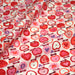 Tissu cotonnade POMME D'AMOUR, coeurs roses et pommes rouges - TissusPapi.com