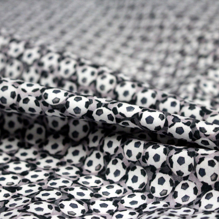 Tissu cotonnade enfant – Les ballons de foot - TissusPapi.com