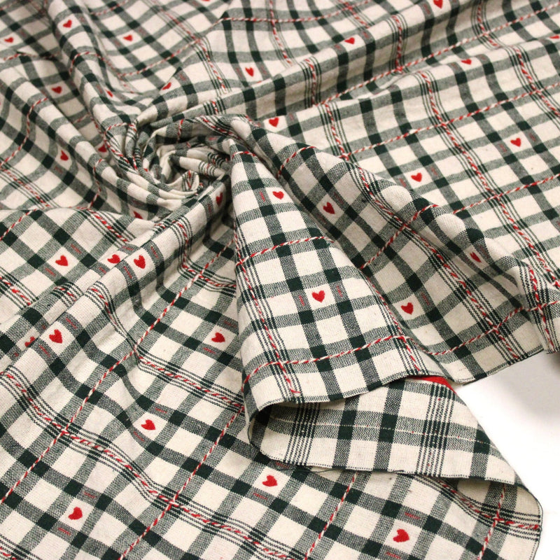 Tissu coton épais COEUR DES ALPES : carreaux traditionnels de chalet & petits cœurs tissés – 2 coloris disponibles - TissusPapi.com