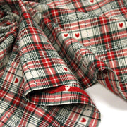 Tissu coton épais COEUR DES ALPES : carreaux traditionnels de chalet & petits cœurs tissés – 2 coloris disponibles - TissusPapi.com