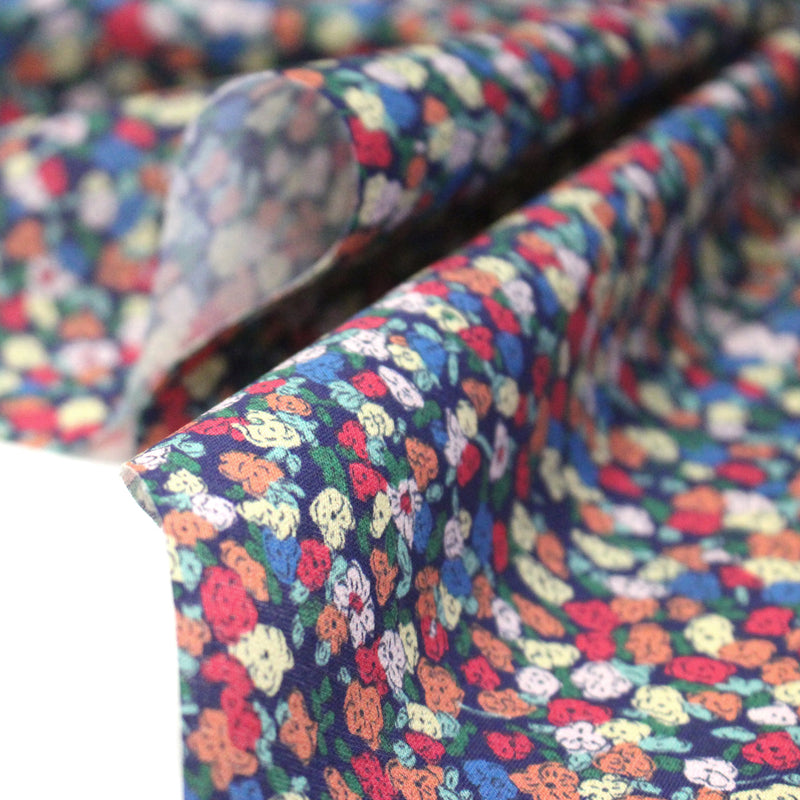 Tissu cotonnade fleurie ZELIE, fines fleurs & fond bleu ou blanc - OEKO - TEX - TissusPapi.com