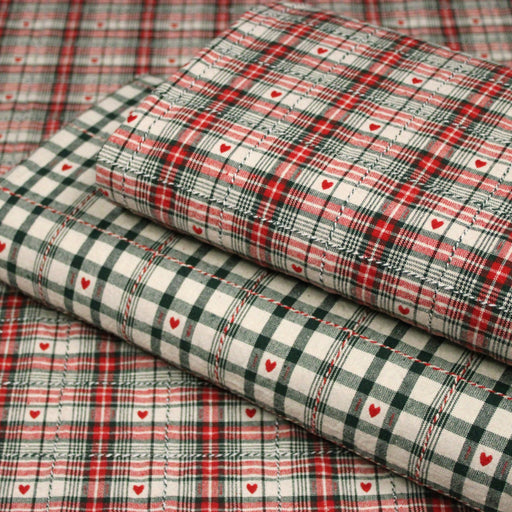 Tissu coton épais COEUR DES ALPES : carreaux traditionnels de chalet & petits cœurs tissés – 2 coloris disponibles - TissusPapi.com