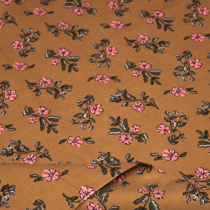 Tissu velours milleraies imprimé ocre aux fines fleurs roses & fines feuilles - STANDARD 100 OEKO-TEX - TissusPapi.com
