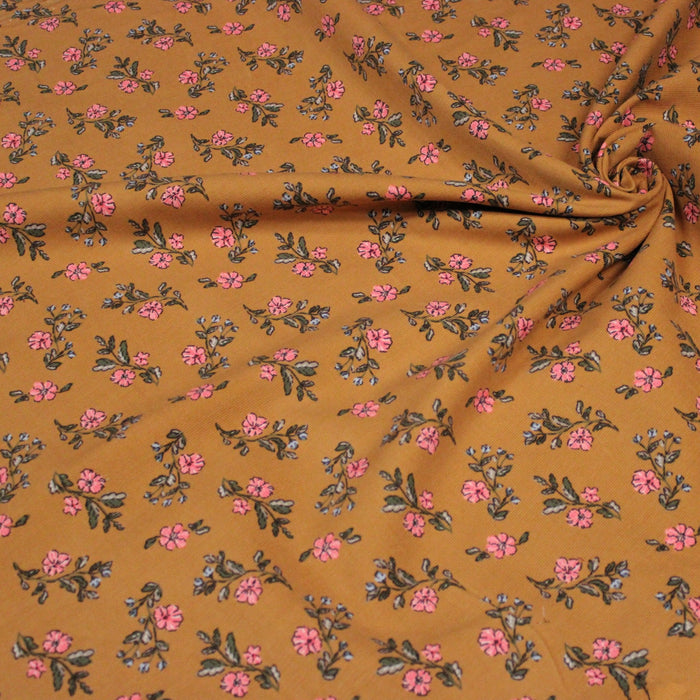 Tissu velours milleraies imprimé ocre aux fines fleurs roses & fines feuilles - STANDARD 100 OEKO-TEX - TissusPapi.com