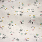 Tissu cotonnade enfant, fines fleurs, lunes et étoiles - OEKO - TEX STANDARD 100 - TissusPapi.com