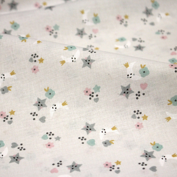 Tissu cotonnade enfant, fines fleurs, lunes et étoiles - OEKO - TEX STANDARD 100 - TissusPapi.com