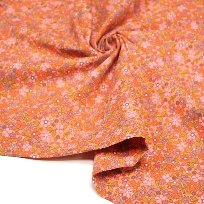 Tissu cotonnade fleuri corail aux fines fleurs roses, ocres et parme - OEKO - TEX STANDARD 100 - TissusPapi.com