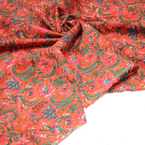 Tissu coton fin imprimé INDIENNES, corail aux fleurs roses et vertes - STANDARD 100 OEKO - TEX - TissusPapi.com