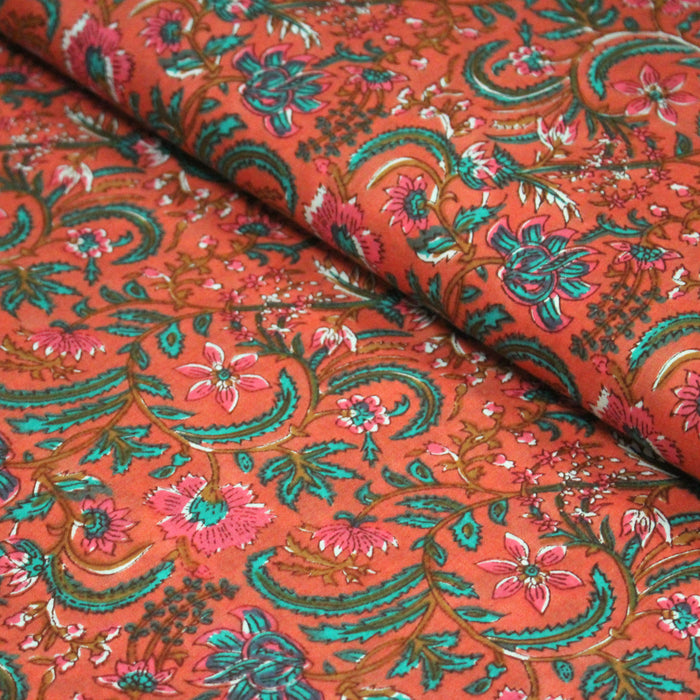 Tissu coton fin imprimé INDIENNES, corail aux fleurs roses et vertes - STANDARD 100 OEKO - TEX - TissusPapi.com