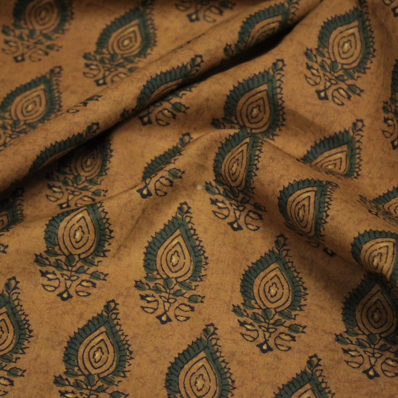 Tissu coton fin imprimé INDIENNES, ocre et motif Kalahari paisley vert - STANDARD 100 OEKO - TEX - TissusPapi.com