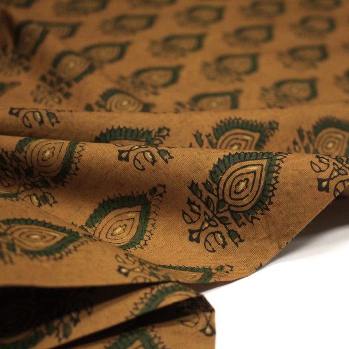 Tissu coton fin imprimé INDIENNES, ocre et motif Kalahari paisley vert - STANDARD 100 OEKO-TEX