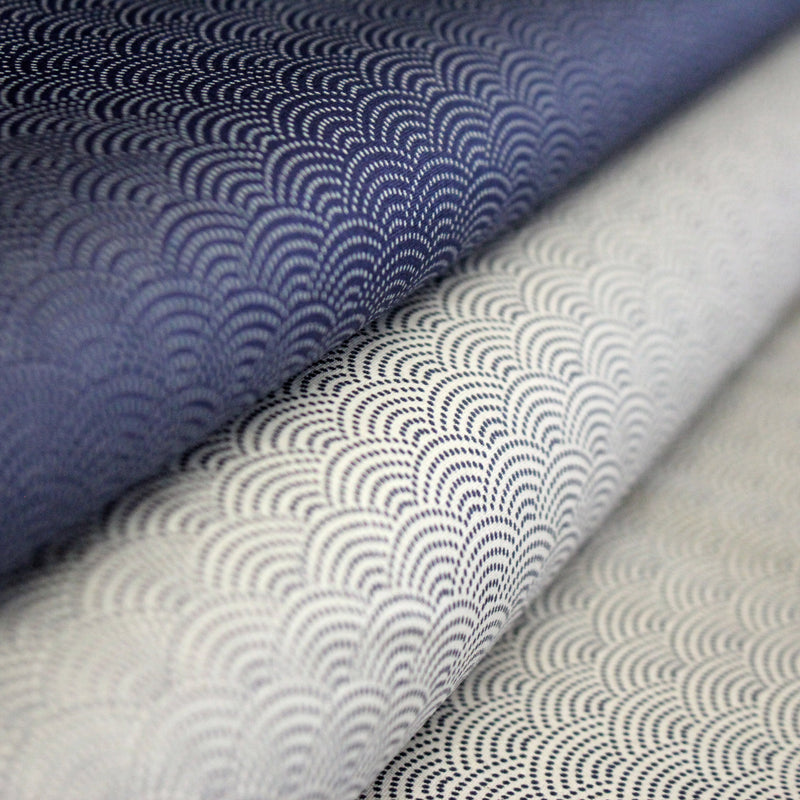 Tissu cotonnade motif japonais SEIGAIHA : écru/bleu et bleu/écru - COLLECTION JAPON INDIGO - TissusPapi.com