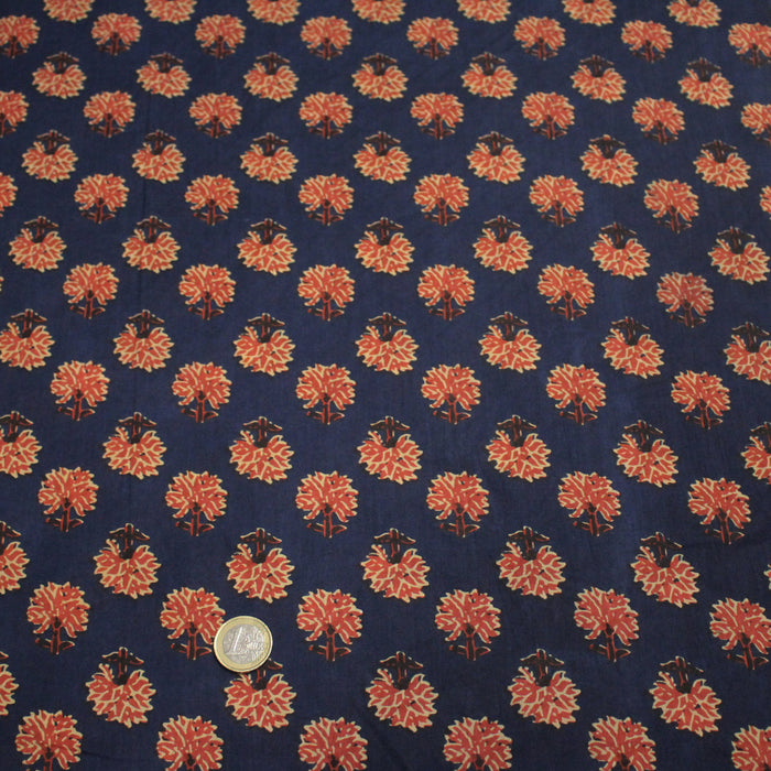 Tissu coton fin imprimé INDIENNES, bleu aux motifs floraux BOOTA rouges - STANDARD 100 OEKO-TEX