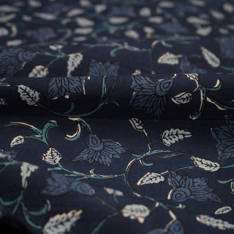 Tissu coton fin imprimé INDIENNES, bleu marine aux fleurs bleues - STANDARD 100 OEKO - TEX - TissusPapi.com