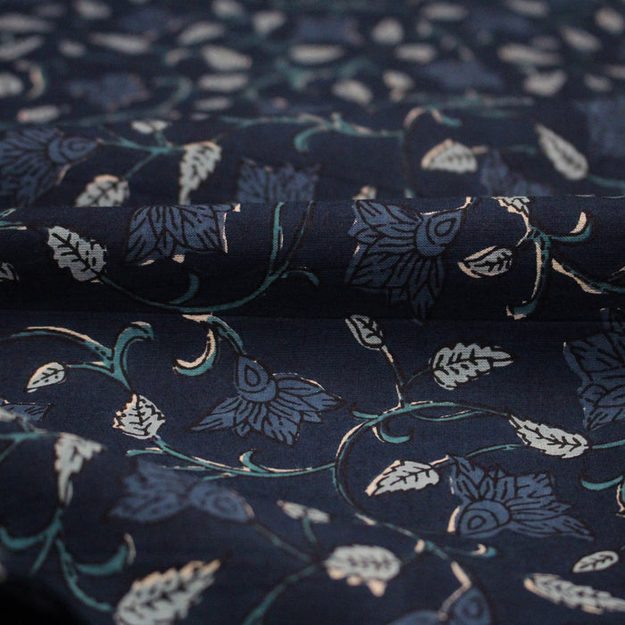 Tissu coton fin imprimé INDIENNES, bleu marine aux fleurs bleues - STANDARD 100 OEKO-TEX