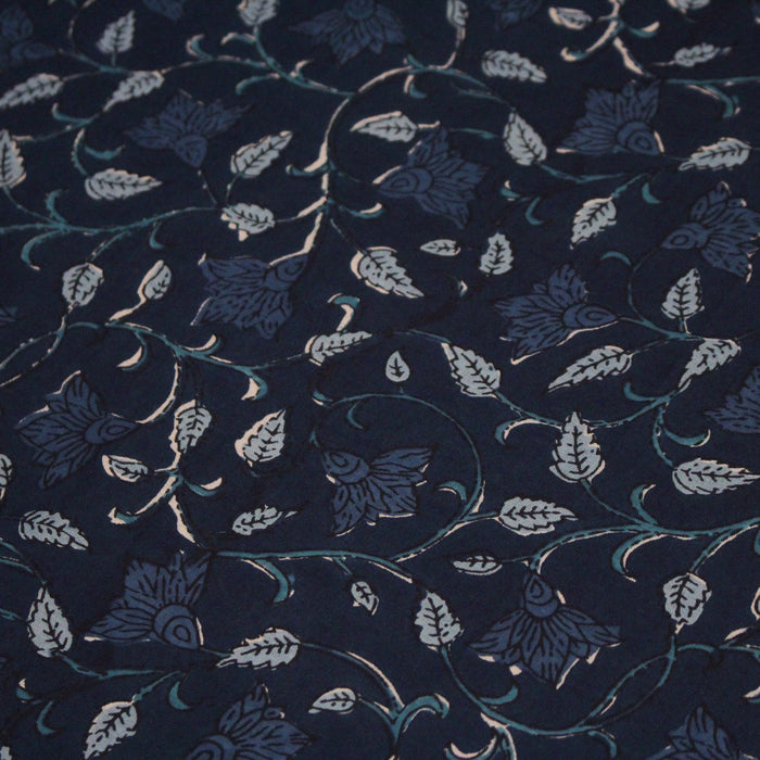 Tissu coton fin imprimé INDIENNES, bleu marine aux fleurs bleues - STANDARD 100 OEKO-TEX
