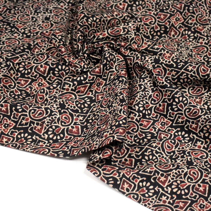 Tissu coton fin imprimé INDIENNES, noir motif abstrait rouge et écru - STANDARD 100 OEKO-TEX