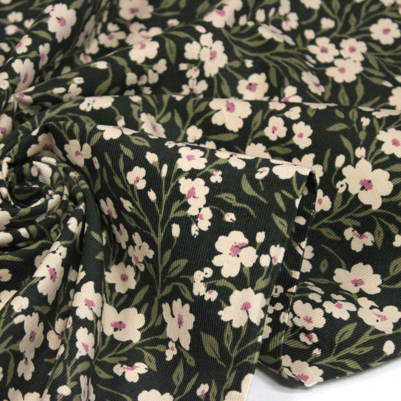 Tissu velours milleraies imprimé vert anglais aux fleurs écrues & fines feuilles - STANDARD 100 OEKO-TEX - TissusPapi.com